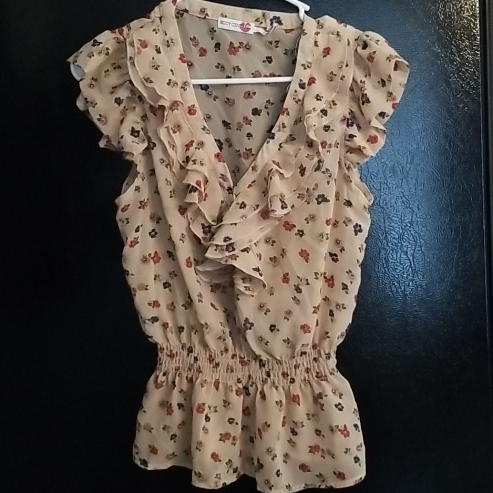Ruffled Body Central Floral top